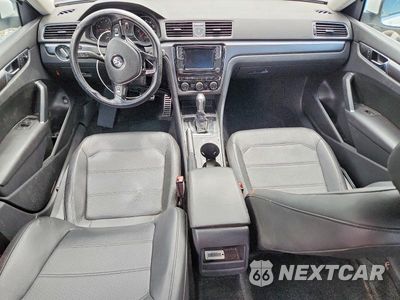 Zdjęcie 8 z 13 samochodu: 2017 VOLKSWAGEN PASSAT R-LINE VIN:1VWDT7A35HC074015 - miniatura