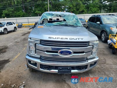 Piąte zdjęcie samochodu w środku: 2018 FORD F250 SUPER DUTY VIN:1FT7W2BT4JEB56854 - miniatura