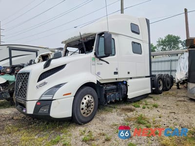 2024 VOLVO VNL SEMI TRUCK 4V4NC9EH2RN340237 - główne zdjęcie licytacji z USA - miniatura