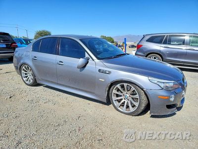 Czwarte zdjęcie samochodu z boku: 2008 BMW M5 VIN:WBSNB935X8CX08965 - miniatura