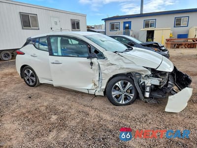 Czwarte zdjęcie samochodu z boku: 2021 NISSAN LEAF SV VIN:1N4AZ1CV9MC550668 - miniatura