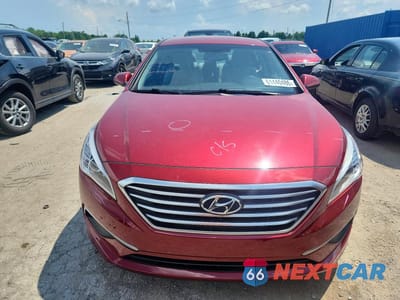 Piąte zdjęcie samochodu w środku: 2016 HYUNDAI SONATA SE VIN:5NPE24AF2GH283847 - miniatura
