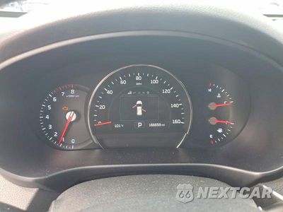 Zdjęcie 9 z 13 samochodu: 2016 KIA SORENTO SX V6 VIN:5XYPKDA50GG143206 - miniatura