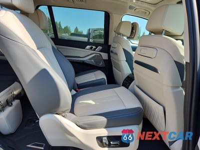 Zdjęcie 11 z 13 samochodu: 2023 BMW X7 M60I VIN:5UX33EM07P9R70556 - miniatura