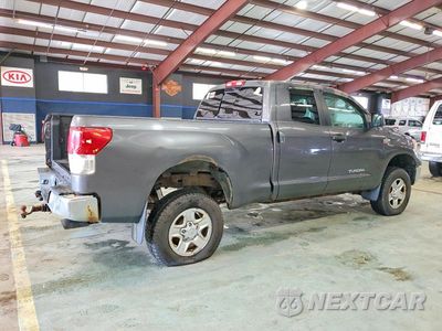 Trzecie zdjęcie samochodu z tyłu: 2011 TOYOTA TUNDRA DOUBLE CAB SR5 VIN:5TFUY5F18BX165411 - miniatura