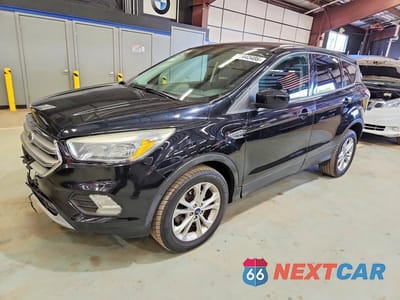 2017 FORD ESCAPE SE 1FMCU0GD5HUD71682 - główne zdjęcie licytacji z USA - miniatura