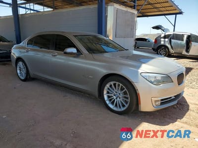 Czwarte zdjęcie samochodu z boku: 2013 BMW 7ER 750 LXI VIN:WBAYF8C5XDDE59378 - miniatura