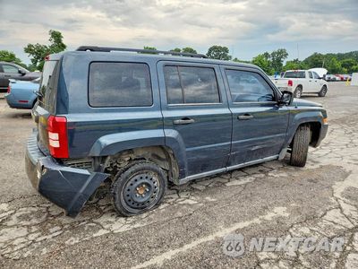 Trzecie zdjęcie samochodu z tyłu: 2008 JEEP PATRIOT SPORT VIN:1J8FT28W88D701940 - miniatura