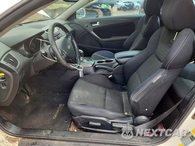 Zdjęcie 7 z 12 samochodu: 2012 HYUNDAI GENESIS VIN:KMHHT6KD0CU075237 - miniatura