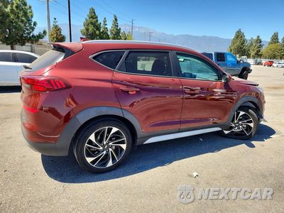 Trzecie zdjęcie samochodu z tyłu: 2020 HYUNDAI TUCSON SPORT VIN:KM8J33AL6LU088602 - miniatura