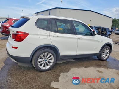 Trzecie zdjęcie samochodu z tyłu: 2017 BMW X3 SDRIVE28I VIN:5UXWZ7C33H0V92020 - miniatura