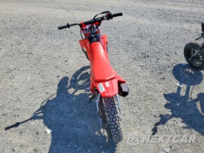 Czwarte zdjęcie samochodu z boku: 2026 HONDA CRF110 F VIN:LALJE0216T3404213 - miniatura