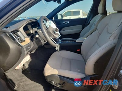 Zdjęcie 7 z 13 samochodu: 2026 VOLVO XC60 PLUS VIN:YV4M12RC4T1458224 - miniatura