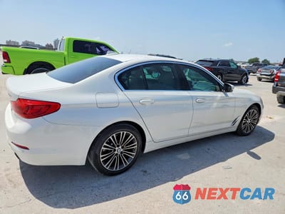 Trzecie zdjęcie samochodu z tyłu: 2019 BMW 530 XI VIN:WBAJA7C59KWW17850 - miniatura