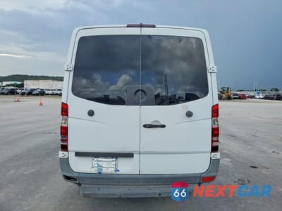 Zdjęcie 6 z 13 samochodu: 2012 MERCEDES-BENZ SPRINTER 2500 DELIVERY VAN VIN:WD3PE7CC8C5701059 - miniatura