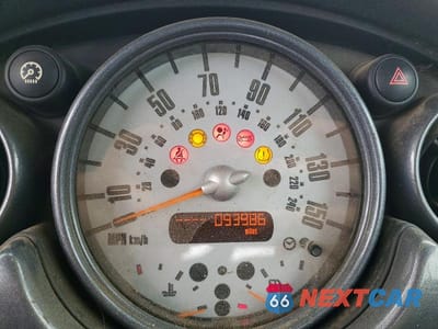 Zdjęcie 9 z 12 samochodu: 2008 MINI COOPER VIN:WMWRF33568TF68164 - miniatura
