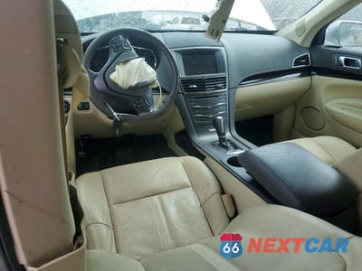 Zdjęcie 8 z 13 samochodu: 2017 LINCOLN MKT VIN:2LMHJ5FK4HBL00589 - miniatura