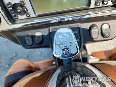 Zdjęcie 8 z 9 samochodu: 2008 HARLEY-DAVIDSON FLHTCUI 105TH ANNIVERSARY EDITION VIN:1HD1FC4488Y666729 - miniatura