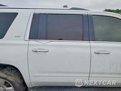 Zdjęcie 11 z 12 samochodu: 2016 CHEVROLET SUBRBAN VIN:1GNSCJKC8GR440929 - miniatura