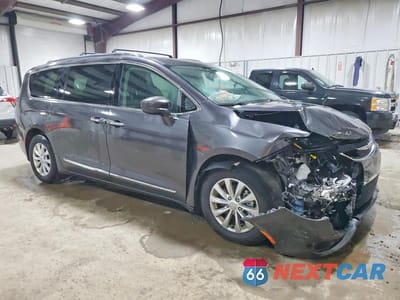 Czwarte zdjęcie samochodu z boku: 2018 CHRYSLER PACIFICA TOURING L VIN:2C4RC1BG7JR193835 - miniatura
