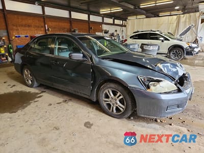 Czwarte zdjęcie samochodu z boku: 2007 HONDA ACCORD EX VIN:1HGCM56877A102929 - miniatura