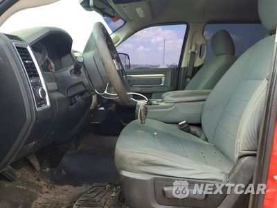 Zdjęcie 7 z 12 samochodu: 2015 RAM 3500 SLT VIN:3C63R3DL3FG555710 - miniatura