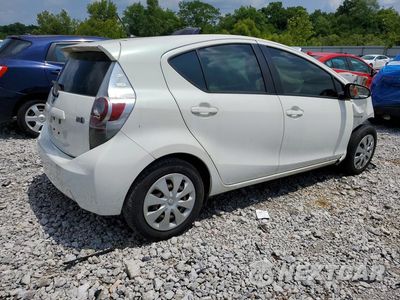 Trzecie zdjęcie samochodu z tyłu: 2014 TOYOTA PRIUS C TWO VIN:JTDKDTB34E1561907 - miniatura