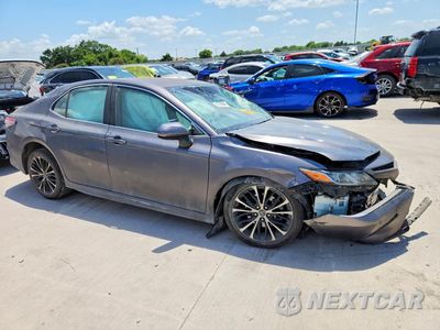 Czwarte zdjęcie samochodu z boku: 2018 TOYOTA CAMRY SE VIN:4T1B11HK3JU066100 - miniatura