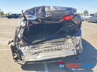 Zdjęcie 6 z 12 samochodu: 2018 TOYOTA CAMRY LE VIN:4T1B11HK8JU008080 - miniatura