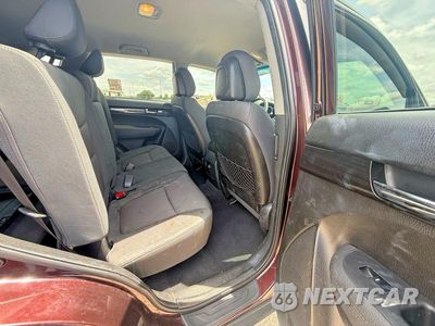 Zdjęcie 6 z 10 samochodu: 2013 KIA SORENTO LX VIN:5XYKT3A68DG391838 - miniatura