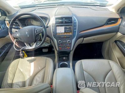 Zdjęcie 8 z 13 samochodu: 2017 LINCOLN MKC SELECT VIN:5LMCJ2C96HUL27659 - miniatura