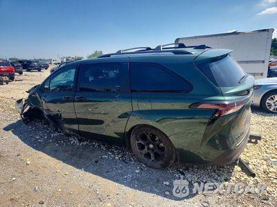Drugie zdjęcie samochodu z przodu: 2025 TOYOTA SIENNA WOODLAND EDITION VIN:5TDCSKFC3SS206269 - miniatura