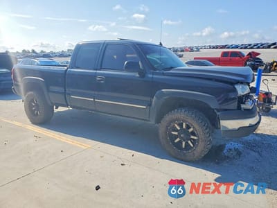 Czwarte zdjęcie samochodu z boku: 2007 CHEVROLET SILVERADO K1500 CLASSIC VIN:1GCEK19Z47Z100681 - miniatura