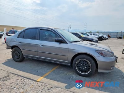Czwarte zdjęcie samochodu z boku: 2004 HONDA CIVIC LX VIN:2HGES16584H532334 - miniatura