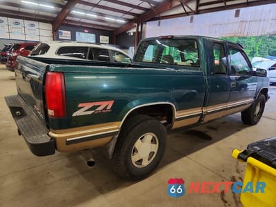 Trzecie zdjęcie samochodu z tyłu: 1997 GMC SIERRA K1500 VIN:2GTEK19R1V1566400 - miniatura