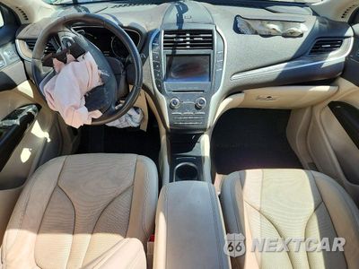 Zdjęcie 8 z 13 samochodu: 2019 LINCOLN MKC RESERVE VIN:5LMCJ3D91KUL08609 - miniatura