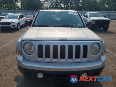 Piąte zdjęcie samochodu w środku: 2011 JEEP PATRIOT SPORT VIN:1J4NF1GB0BD252189 - miniatura