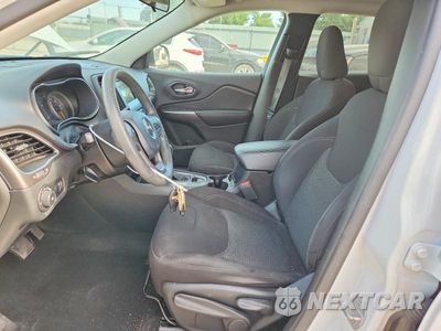 Zdjęcie 7 z 13 samochodu: 2019 JEEP CHEROKEE LATITUDE VIN:1C4PJLCB5KD312787 - miniatura