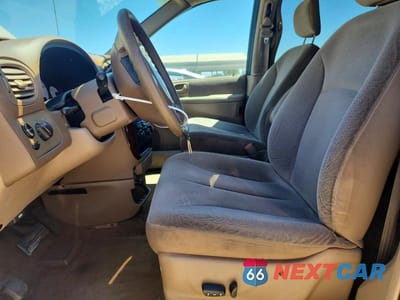 Zdjęcie 7 z 13 samochodu: 2001 CHRYSLER TOWN & COUNTRY LX VIN:2C4GP44301R253039 - miniatura