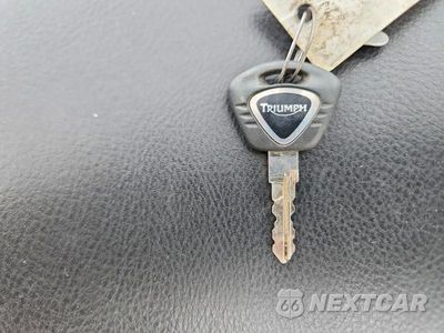 Zdjęcie 8 z 9 samochodu: 2009 TRIUMPH MOTORCYCLE SPEED MASTER VIN:SMT915RN99T383420 - miniatura