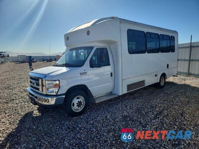 2017 FORD ECONOLINE E450 SUPER DUTY CUTAWAY VAN 1FDFE4FS7HDC06590 - główne zdjęcie licytacji z USA - miniatura