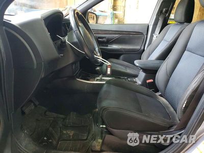 Zdjęcie 7 z 14 samochodu: 2018 MITSUBISHI OUTLANDER SE VIN:JA4AZ3A33JZ031738 - miniatura