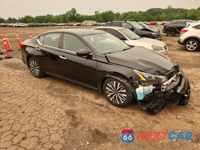 Czwarte zdjęcie samochodu z boku: 2023 NISSAN ALTIMA SV VIN:1N4BL4DV4PN400207 - miniatura
