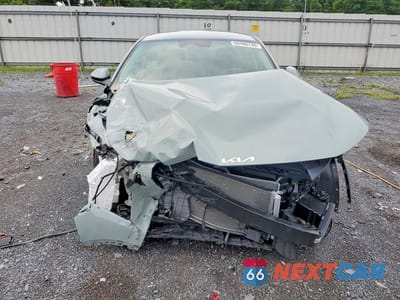 Piąte zdjęcie samochodu w środku: 2026 KIA K4 LXS VIN:3KPFT4DE1TE274835 - miniatura