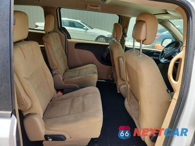 Zdjęcie 11 z 13 samochodu: 2016 DODGE GRAND CARAVAN SE VIN:2C4RDGBG9GR194879 - miniatura