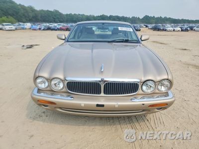 Piąte zdjęcie samochodu w środku: 1998 JAGUAR XJ8 VIN:SAJHX1244WC841025 - miniatura