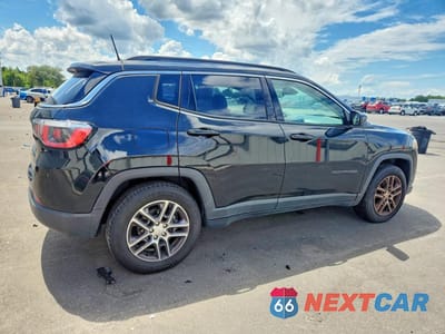 Trzecie zdjęcie samochodu z tyłu: 2019 JEEP COMPASS LATITUDE VIN:3C4NJCBB2KT815132 - miniatura