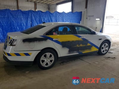 Trzecie zdjęcie samochodu z tyłu: 2019 FORD TAURUS POLICE INTERCEPTOR VIN:1FAHP2MK6KG101825 - miniatura