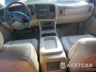 Zdjęcie 8 z 13 samochodu: 2005 CHEVROLET TAHOE K1500 VIN:1GNEK13T55J236213 - miniatura