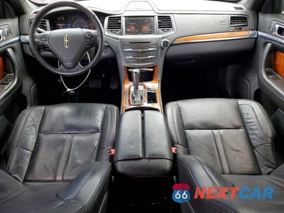 Zdjęcie 8 z 12 samochodu: 2015 LINCOLN MKS VIN:1LNHL9EK9FG604764 - miniatura